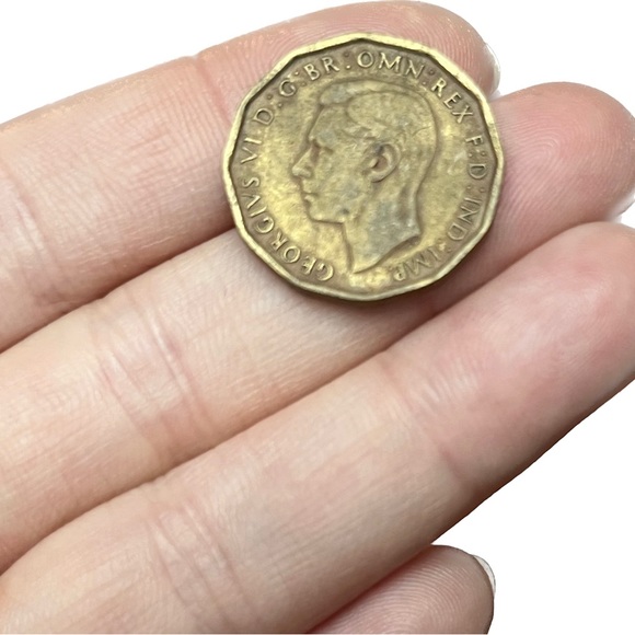 🎈$5 add on - 1943 THREE PENCE - George VI - Picture 2 of 5